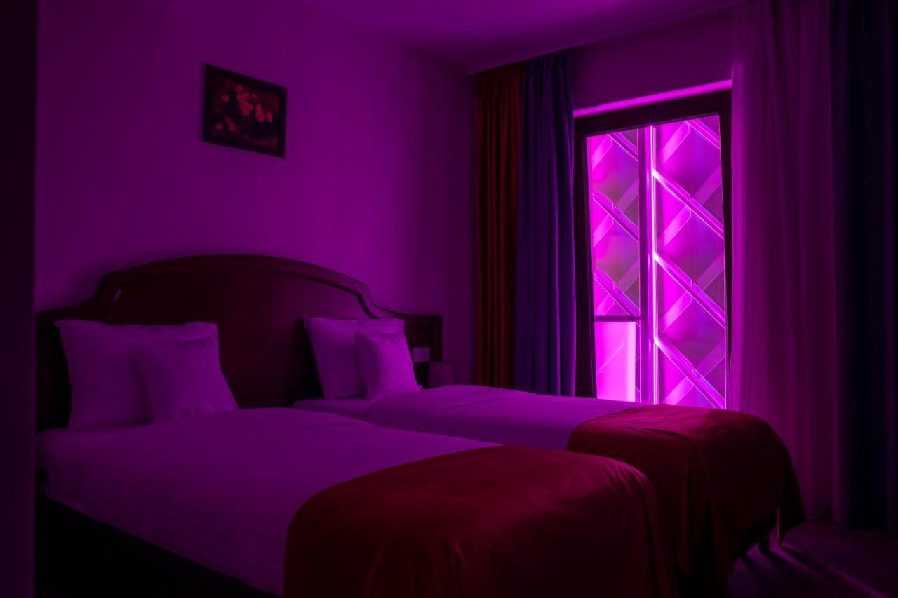 Hotel Aura Unirii Alba Iulia Buitenkant foto
