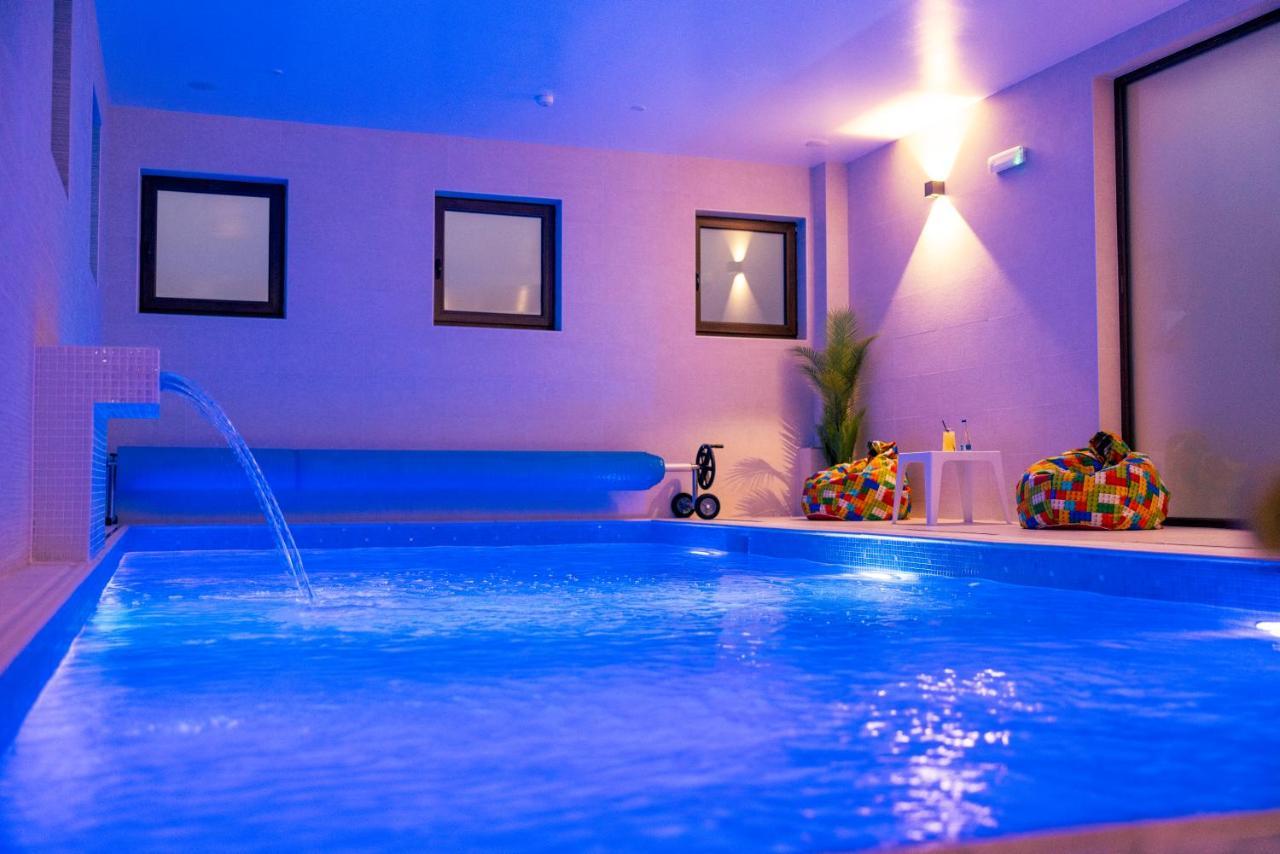 Hotel Aura Unirii Alba Iulia Buitenkant foto